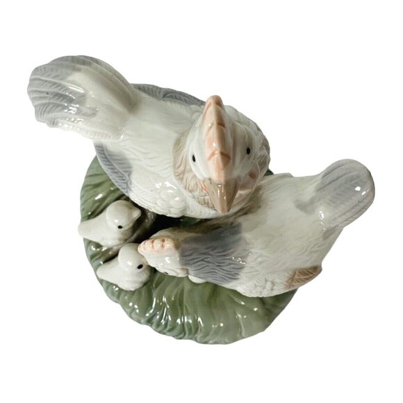 ArtMar Chicken Family Figurine Rustic Farmhouse Kitchen Decor Rooster Statue - Picture 10 of 12